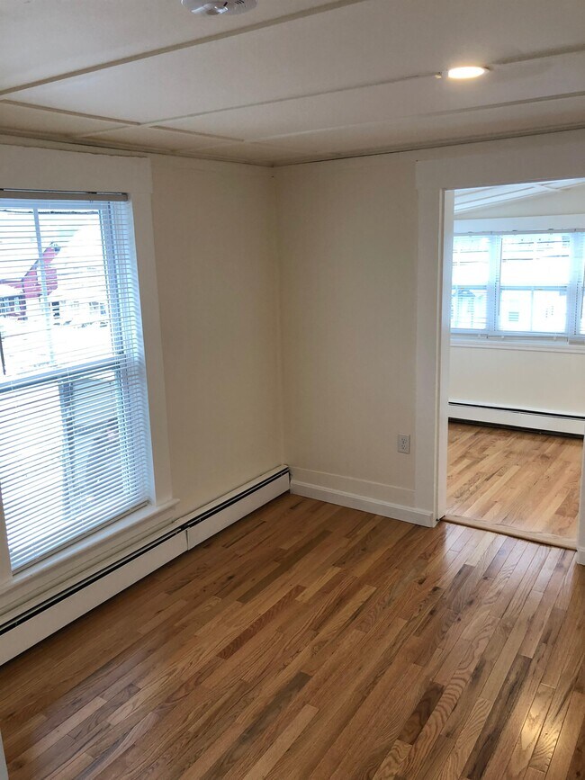 Building Photo - 122 Hanover St