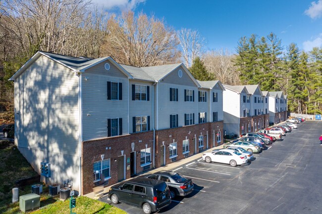 Building Photo - The Maples of Cullowhee