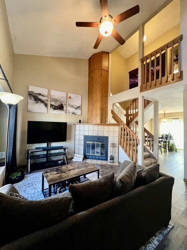 Photo - Beautiful townhome available in D20 Briargate!