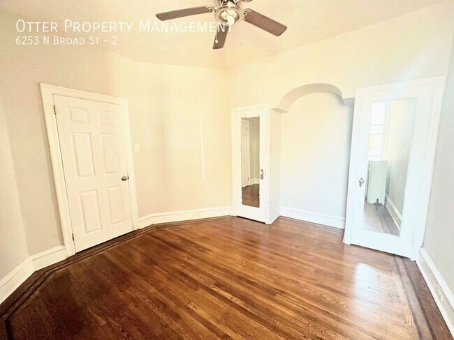 Foto del edificio - Lovely East Oak Lane 2BR/1BA with Ample St...