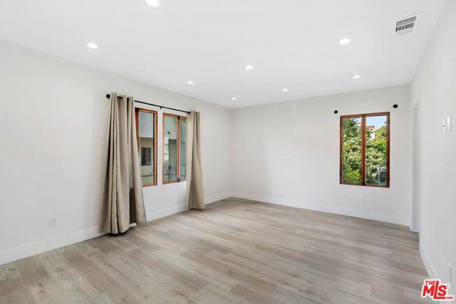 Foto del edificio - 8575 Horner St