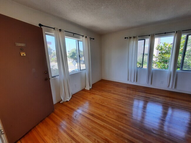 Foto del edificio - 1727 S Westgate Ave