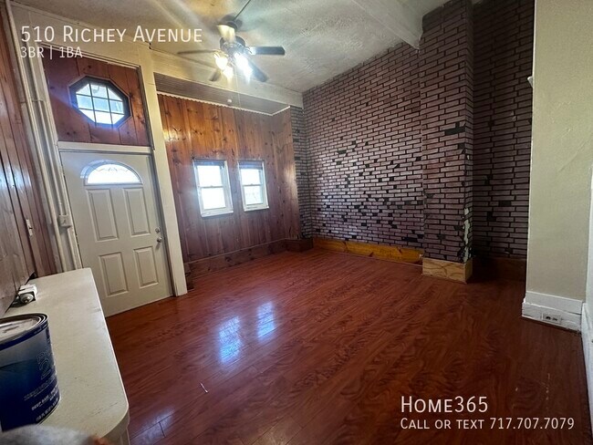 Building Photo - $100 off move in!! Stunning 3 Bedrooms, 1 ...