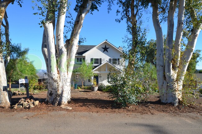 Foto del edificio - Crest Neighborhood in El Cajon,  Rural set...