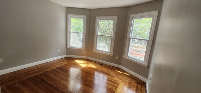 Foto del edificio - 413 Winthrop Ave