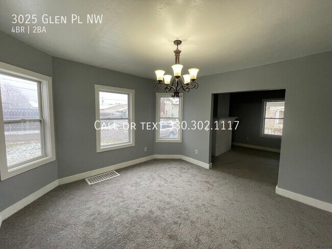 Foto del edificio - Four bedroom two bathroom home for rent