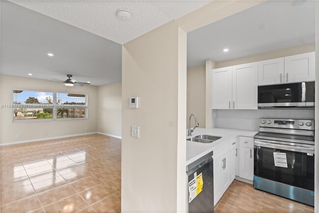 Building Photo - 3405 NW 48th Ave