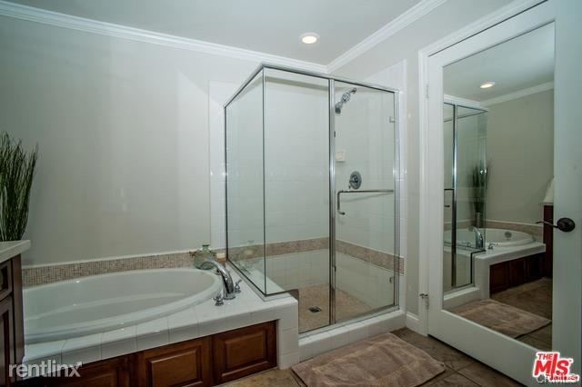 Building Photo - 12975 Agustin Pl