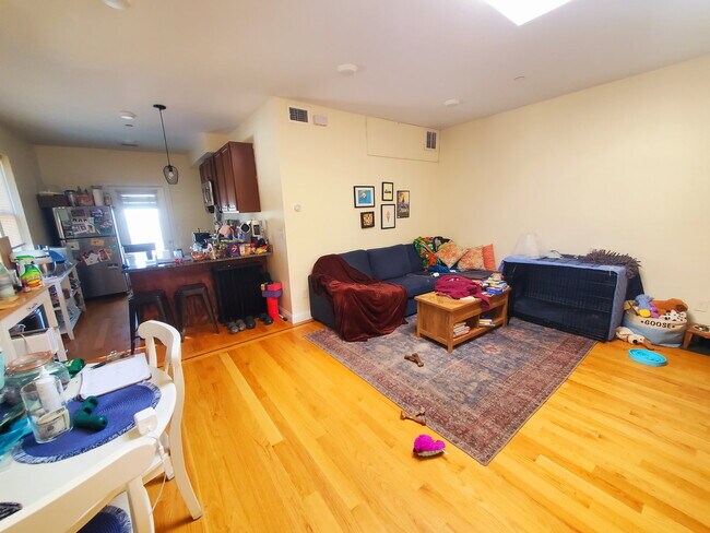 Photo - 549 Washington St Apartment