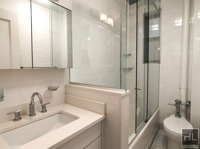 Foto del edificio - WEST 68 STREET