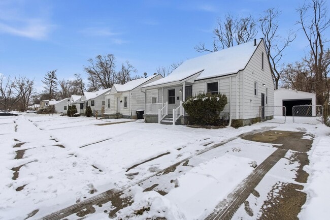 Building Photo - 19318 Harlow Ave