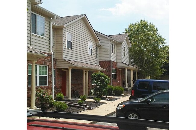 Foto del edificio - NICHOLASVILLE GREENS TOWNHOMES