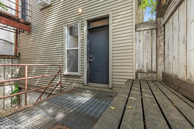Foto del edificio - 626 W 18th St