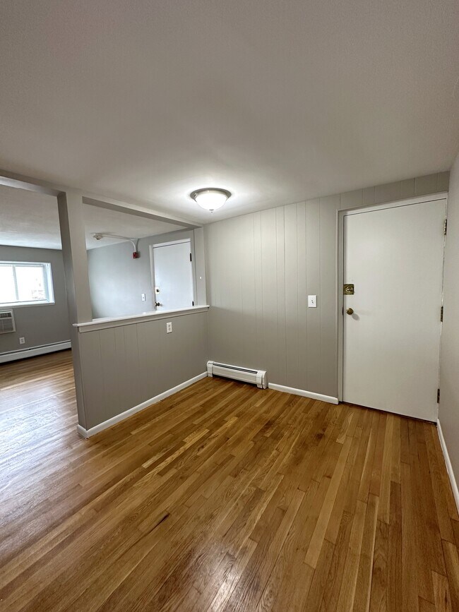 Building Photo - 30 Marlboro St