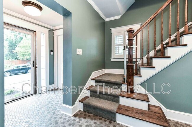 Foto del edificio - 209 W Myrtle St