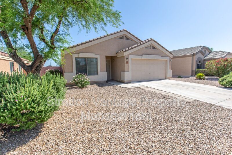 Primary Photo - 1657 E Cardinal Dr