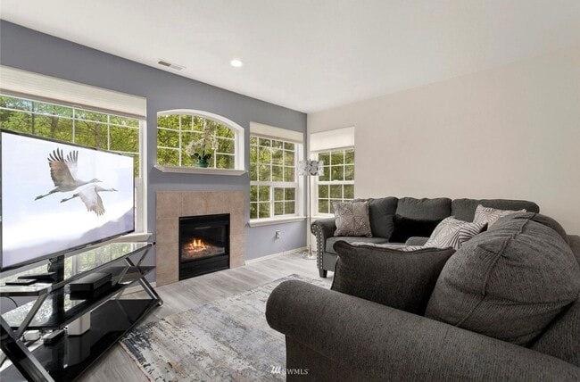Foto del edificio - Federal Way Townhome Condo- 2 bedroom 2.5 bathroom, 1 car garage - Available NOW!