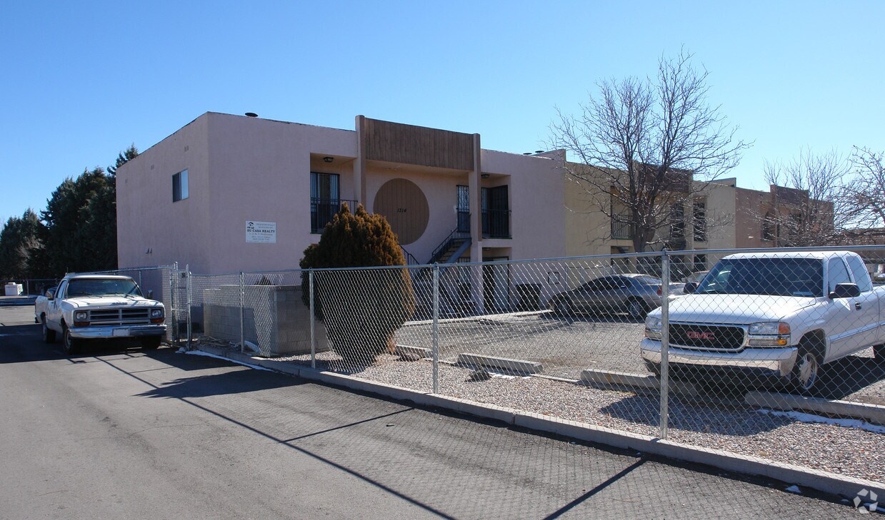 Building Photo - 1310-1326 San Pedro Dr SE