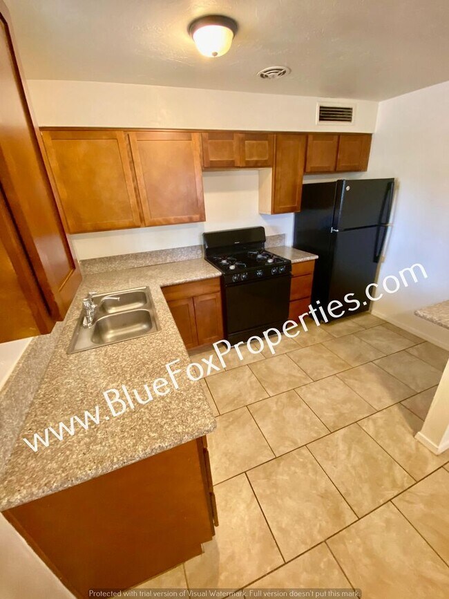 Foto del edificio - 3807 E Dover Stravenue