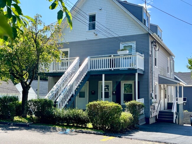 Building Photo - 111 Kneen St