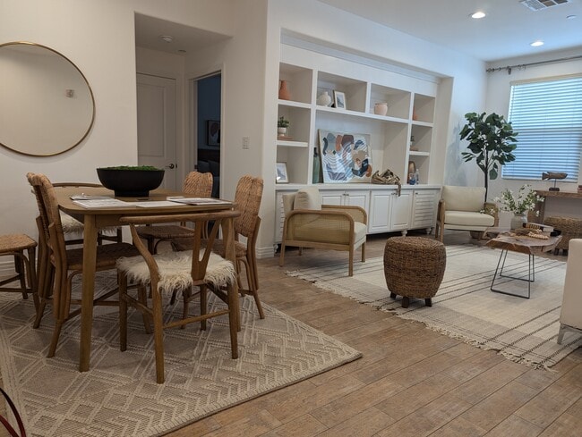 Building Photo - 7100 Playa Vista Dr