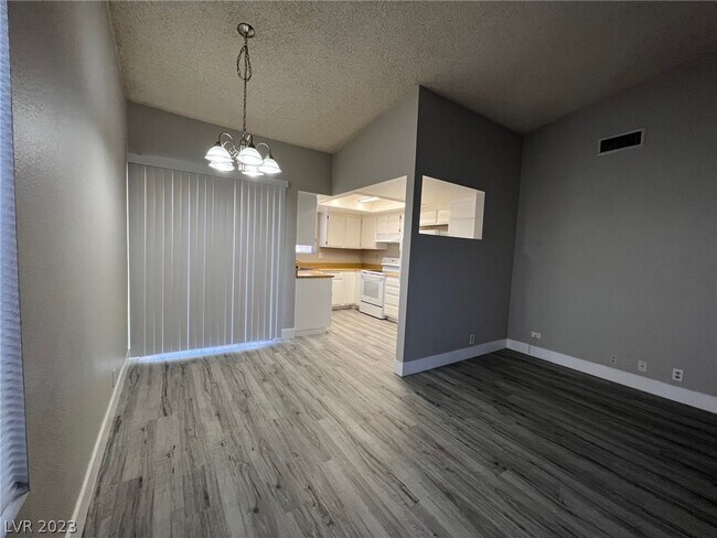 Building Photo - 3824 N Summer Breeze Cir