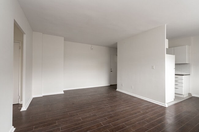 Building Photo - 612 Dawes Rd