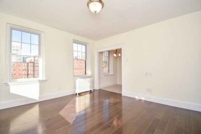 Building Photo - 62 Queensberry St