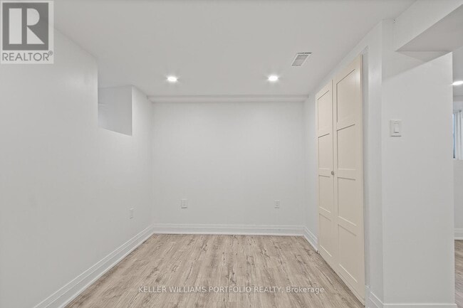 Building Photo - 35 Humberside Ave