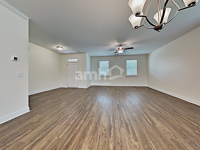 Foto del edificio - 106 Parkside Blvd