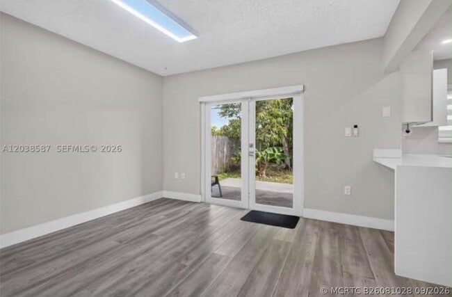 Building Photo - 4131 SW 23rd St