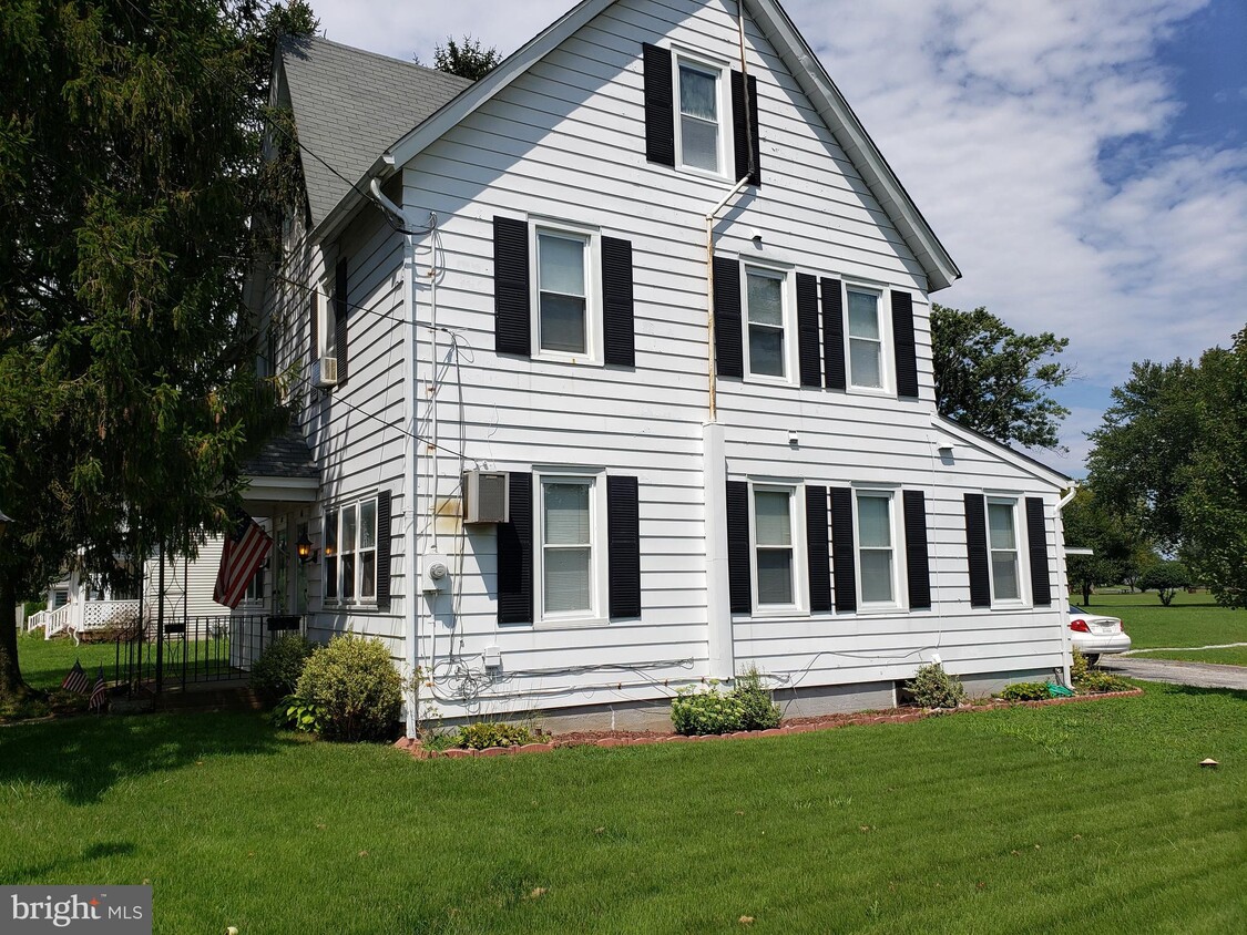 Primary Photo - 16-18 W Pittsfield St