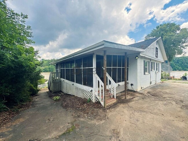 Photo - 746 Pistol Club Rd House