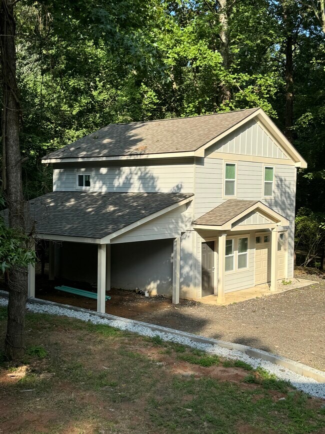 Building Photo - 100 Brierwood Dr