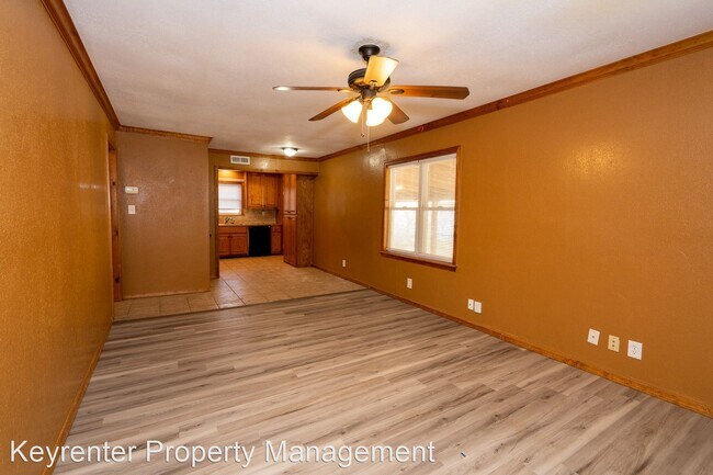Foto del edificio - 3 br, 1 bath House - 535 SE Elmhurst Ave