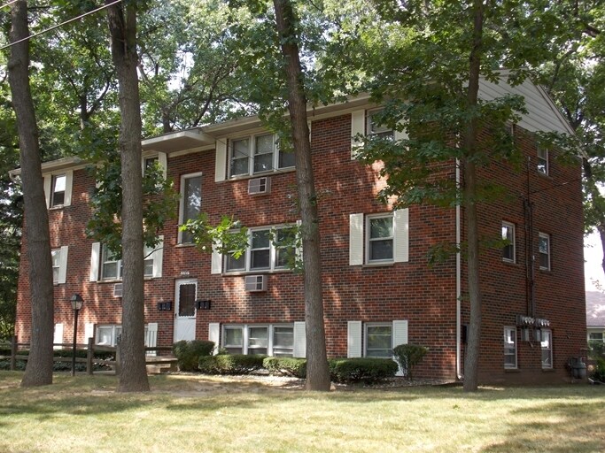 Primary Photo - 3255 Woodward Ave SW
