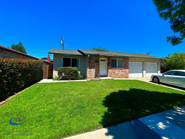Building Photo - 01740 - % - 155/157 Locksunart Way($350 No...