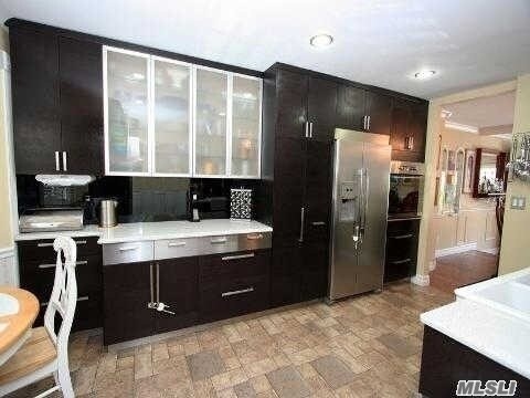 Building Photo - 74 Woodlake Dr W
