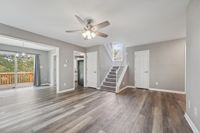 Foto del edificio - 4837 Windbreak Ln