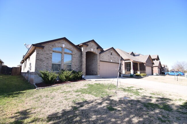 Foto del edificio - 1230 Fawn Lily Dr