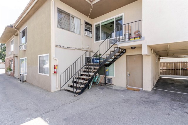 Building Photo - 7343 Woodley Ave