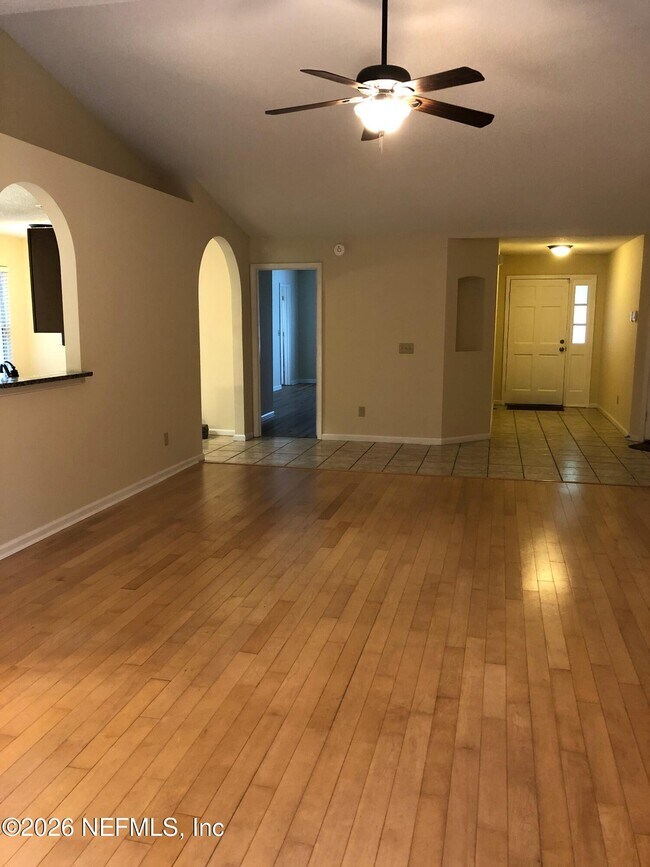 Foto del edificio - 12910 Forest Glen Ct S