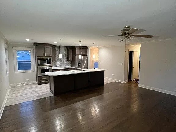 Building Photo - Spacious 4 Bedroom Home with 2 Full Baths ...