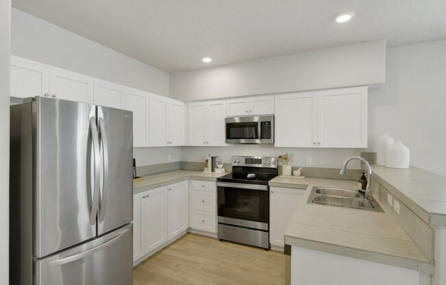 Foto del edificio - Modern Ground-Level Condo in River Terrace...