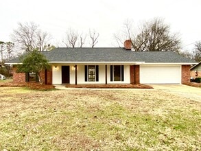 Building Photo - 2102 Fillmore Dr