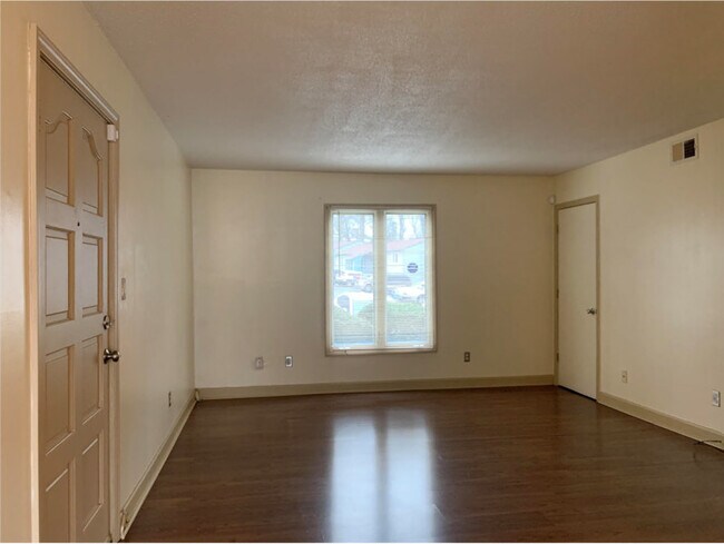 Foto del edificio - 2020 Stoney Point Ln