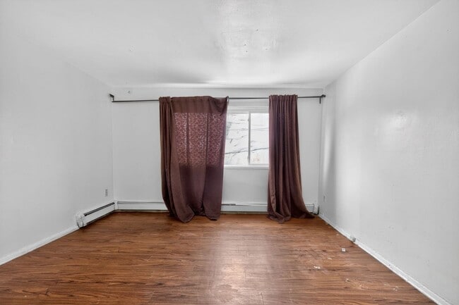 Foto del edificio - 1102 E 233rd St