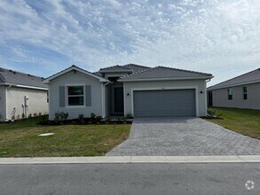 Building Photo - 7913 Lakes Edge Ln