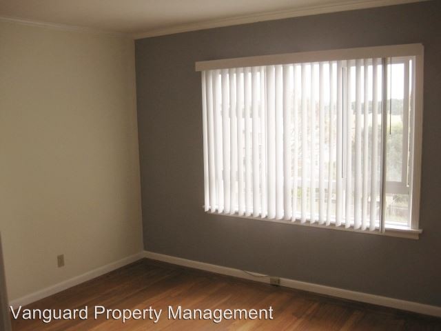 Building Photo - 2120-2122 Judah St