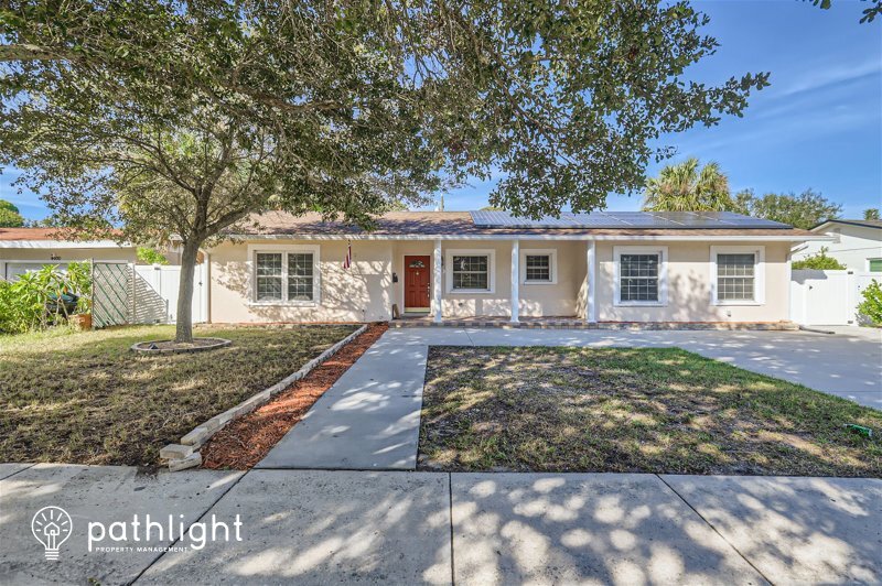 Primary Photo - 4610 16Th Street N, St. Petersburg, FL, 33703
